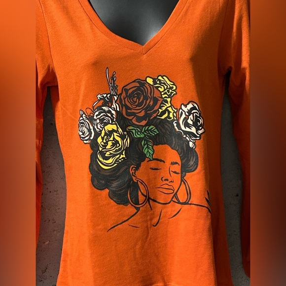 #065 Sz XS/S V-Neck Long Sleeve Goddess Tee Orange Graphic - Picture 4 of 4